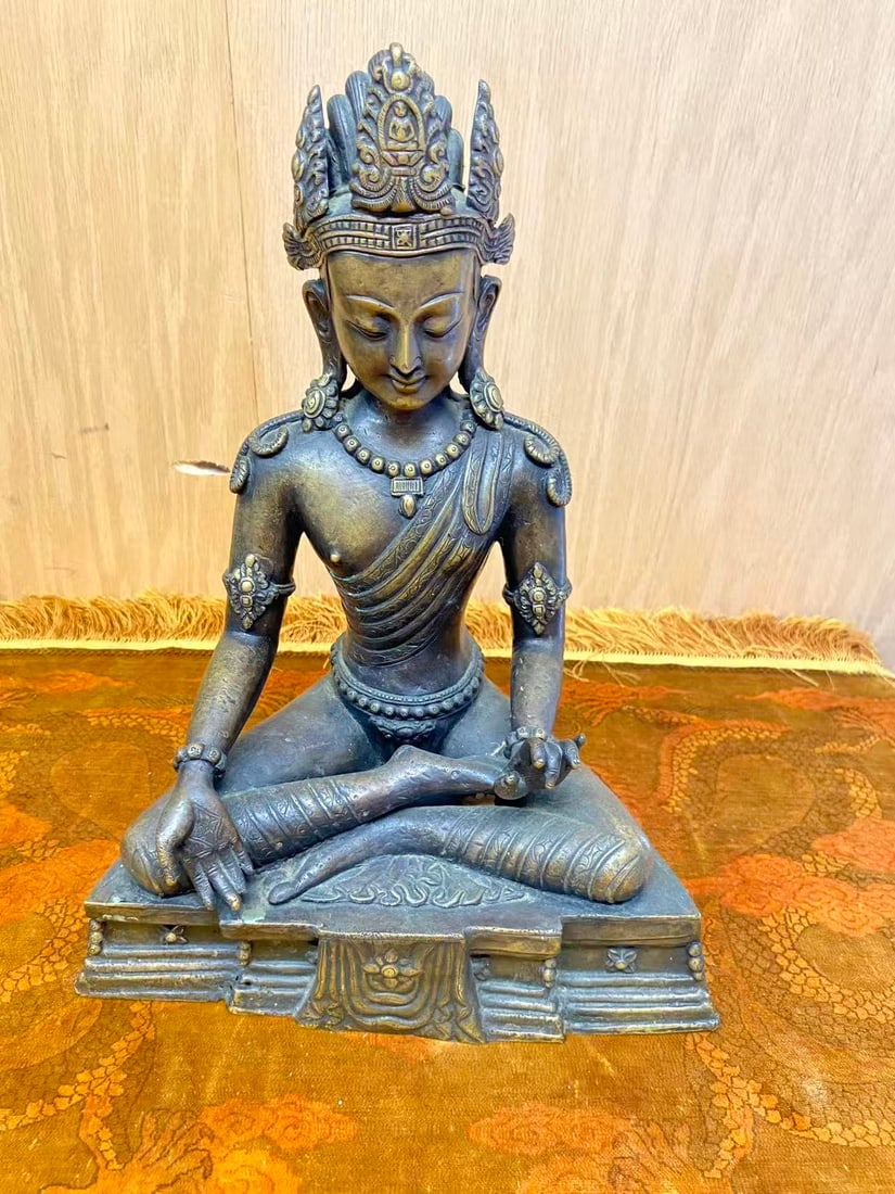 Private Collection of Chinese Decorative Art, No 26: Private Collection of Chinese Decorative Art, No 26 , size H 14 in.