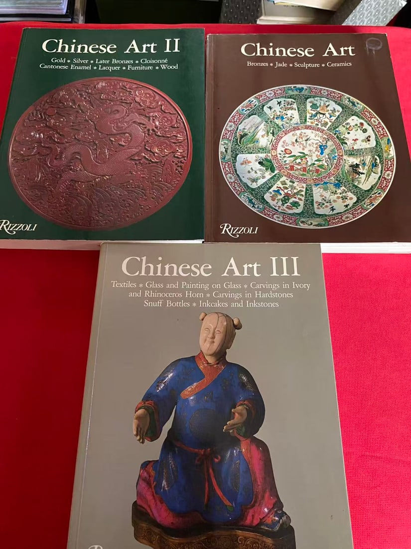 A Complete Set of 3 Volumes Chinese Art by Rizzoli: A Complete Set of 3 Volumes Chinese Art by Rizzoli, published in 1966, good condition!