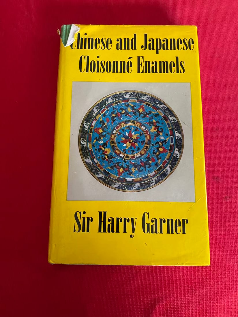 Chinese and Japanese Cloisonne Enamels by Sir Harry Carner: Chinese and Japanese Cloisonne Enamels by Sir Harry Carner, published in 1970, hard cover and good condition!