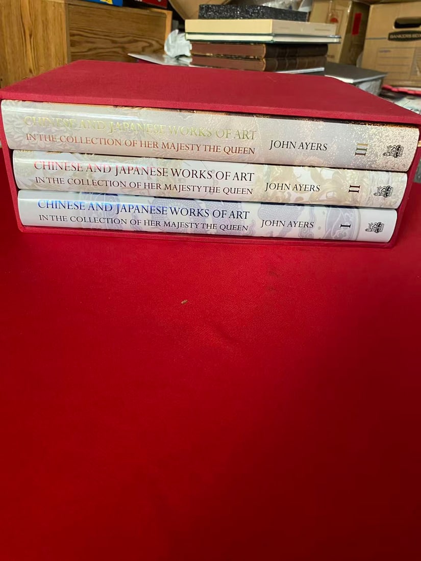 3 Volumes CHINESE AND JAPANESE WORKS OF ART COLLECTION OF HER MAJESTY THE QUEEN - 2