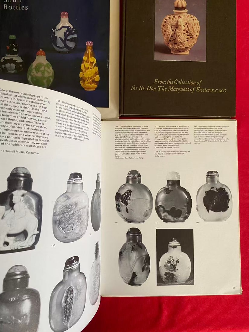 3 Reference book about Chinese Snuff Bottles - 2
