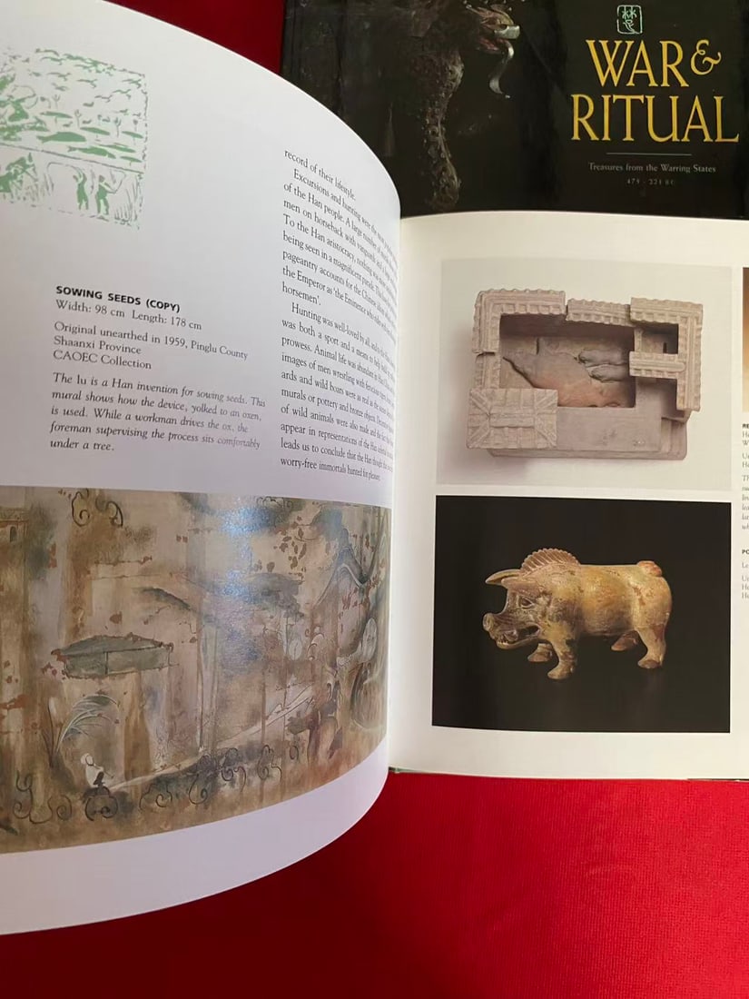 2 Volumes Treasures From the Chu and Han - 2