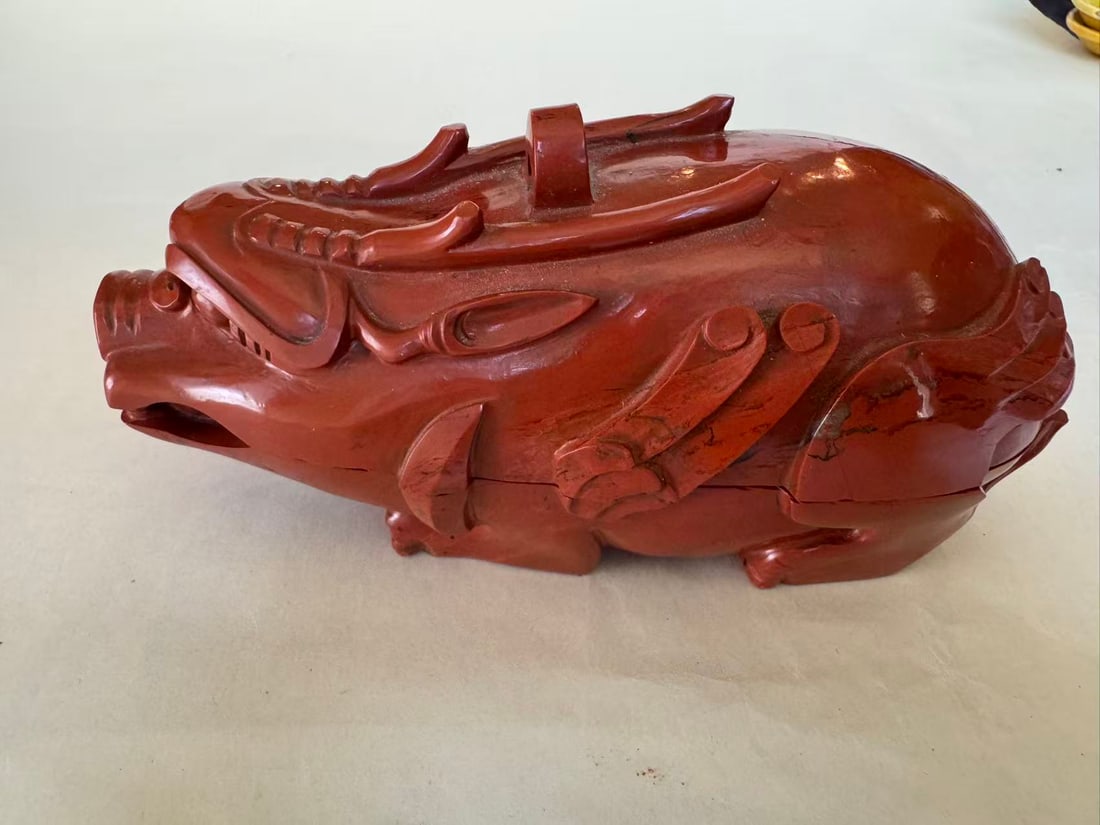 An Agate Covered Box with Mythical Beast Finial - 2