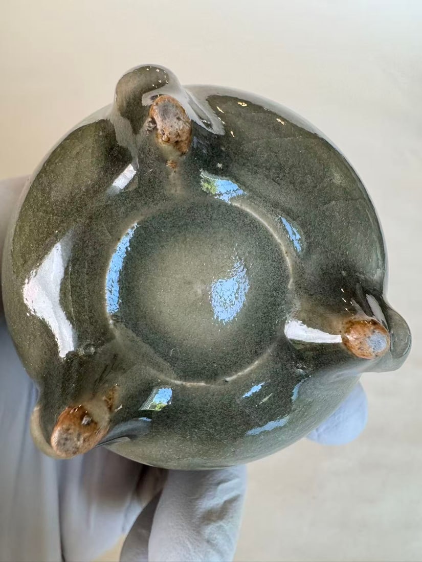 A Celadon Tripod Censer - 2