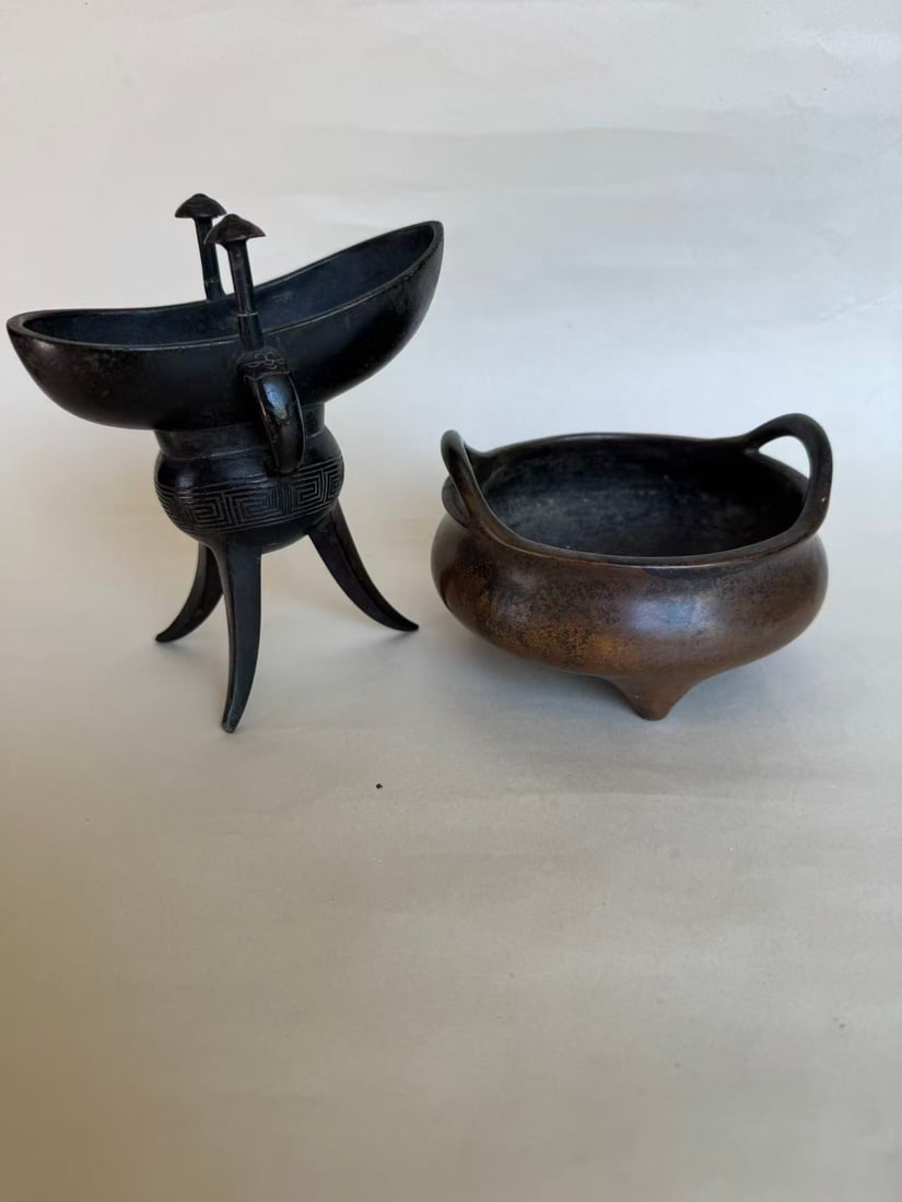 A Group of Two Bronze Vessels, Comprising a Censer and a Jue Cup - 2