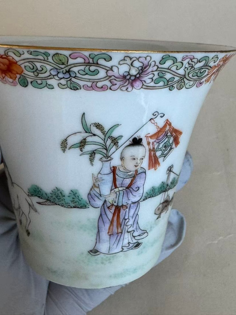 A Pair of Republic Period Famille Rose 'Linzhi Chengxiang' Cups - 5