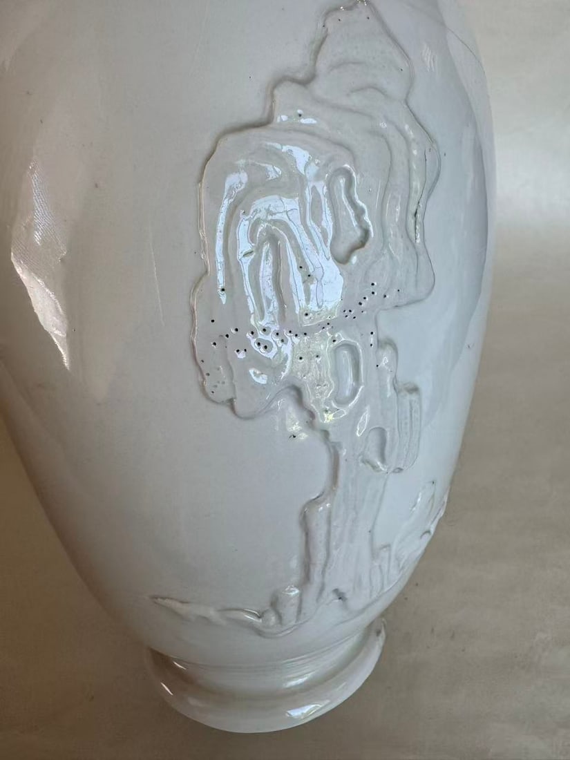A White-Glazed Vase - 5