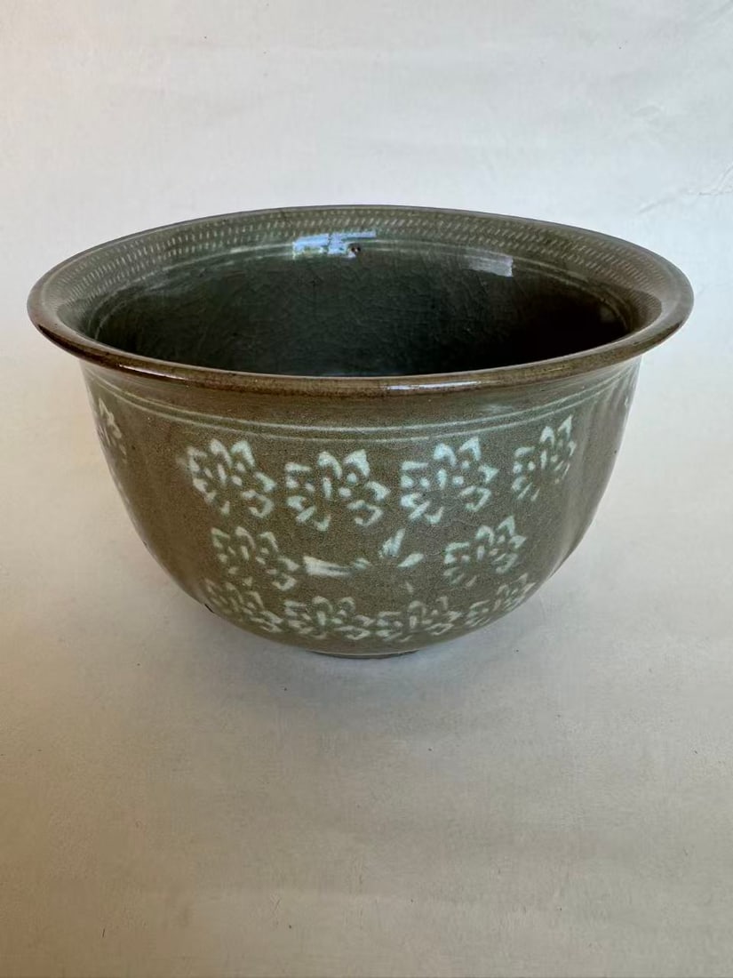A Korean Goryeo Celadon Bowl: A Korean Goryeo Celadon Bowl, size D 5 1/2 in