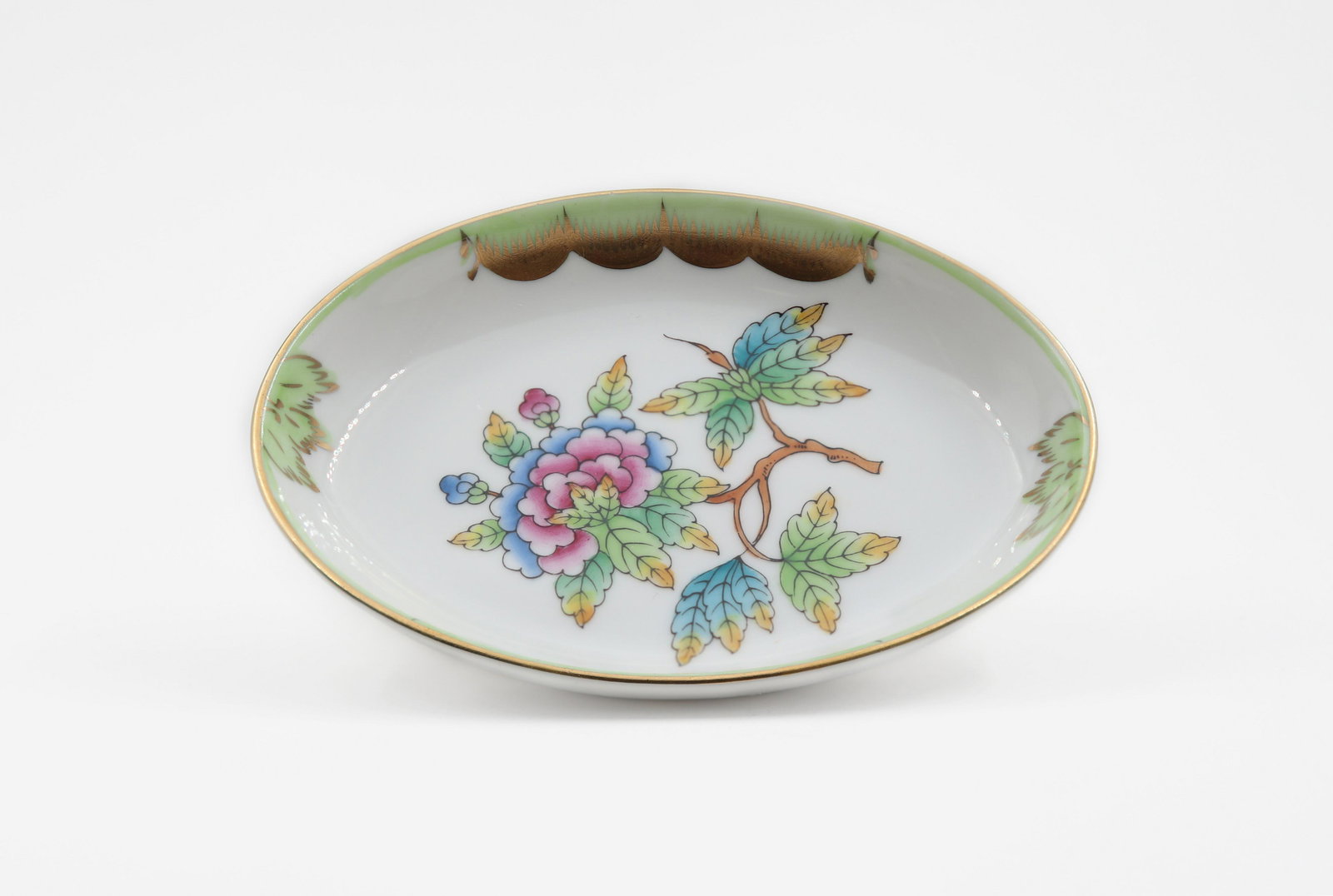 HEREND Queen Victoria Pattern Ring Holder (1 of 6)