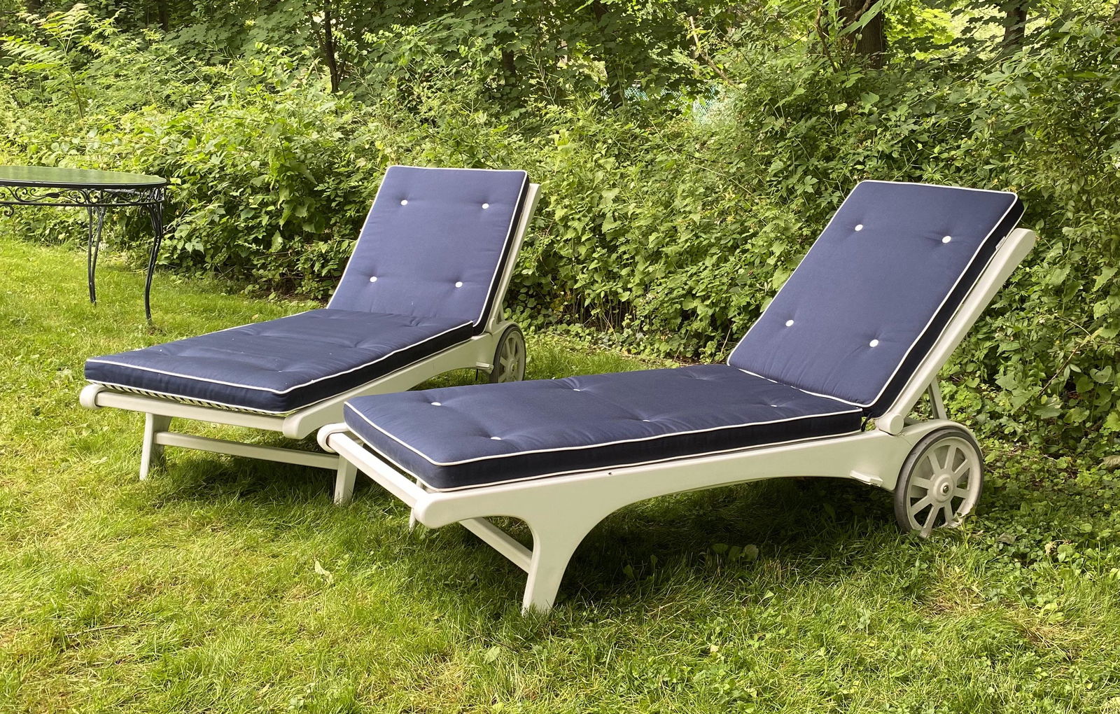 Pair Triconfort Outdoor Lounge Chairs (1 of 9)