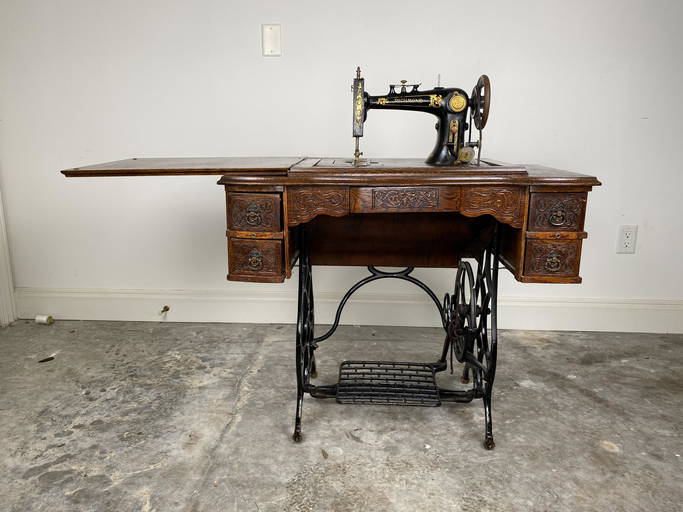 Antique Richmond Sewing Machine & Table