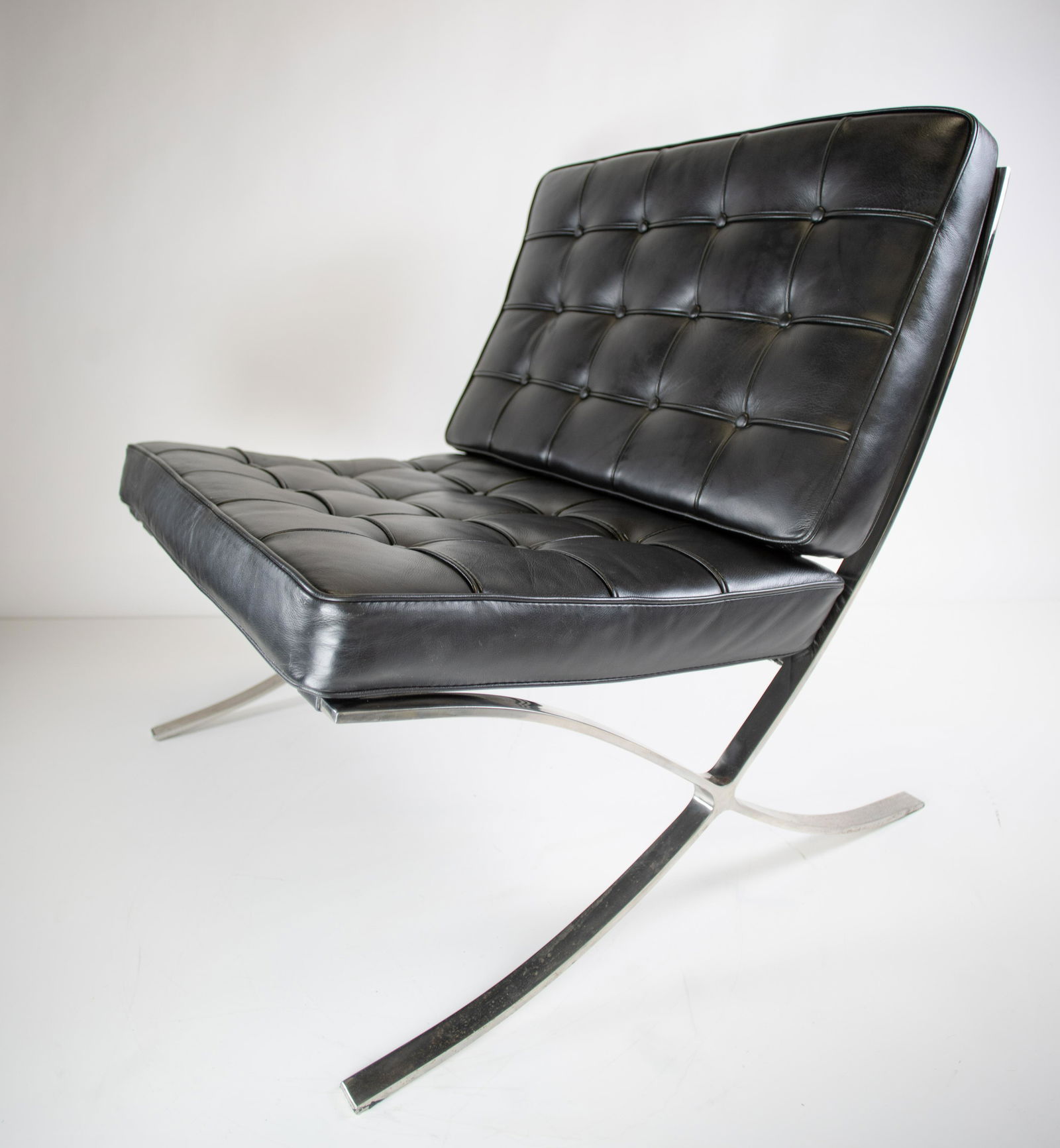 Mies Van der Rohe Black Leather Barcelona Chair (1 of 15)