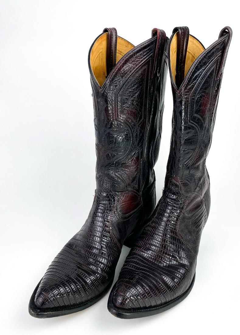 Pair Tony Llama Cowboy Boots: Men's Size 9 1/2 EE, black and burgundy highlighted snakeskin leather cowboy boots. Style no. 8315 / Reg No. 25513112. In excelent used condition.