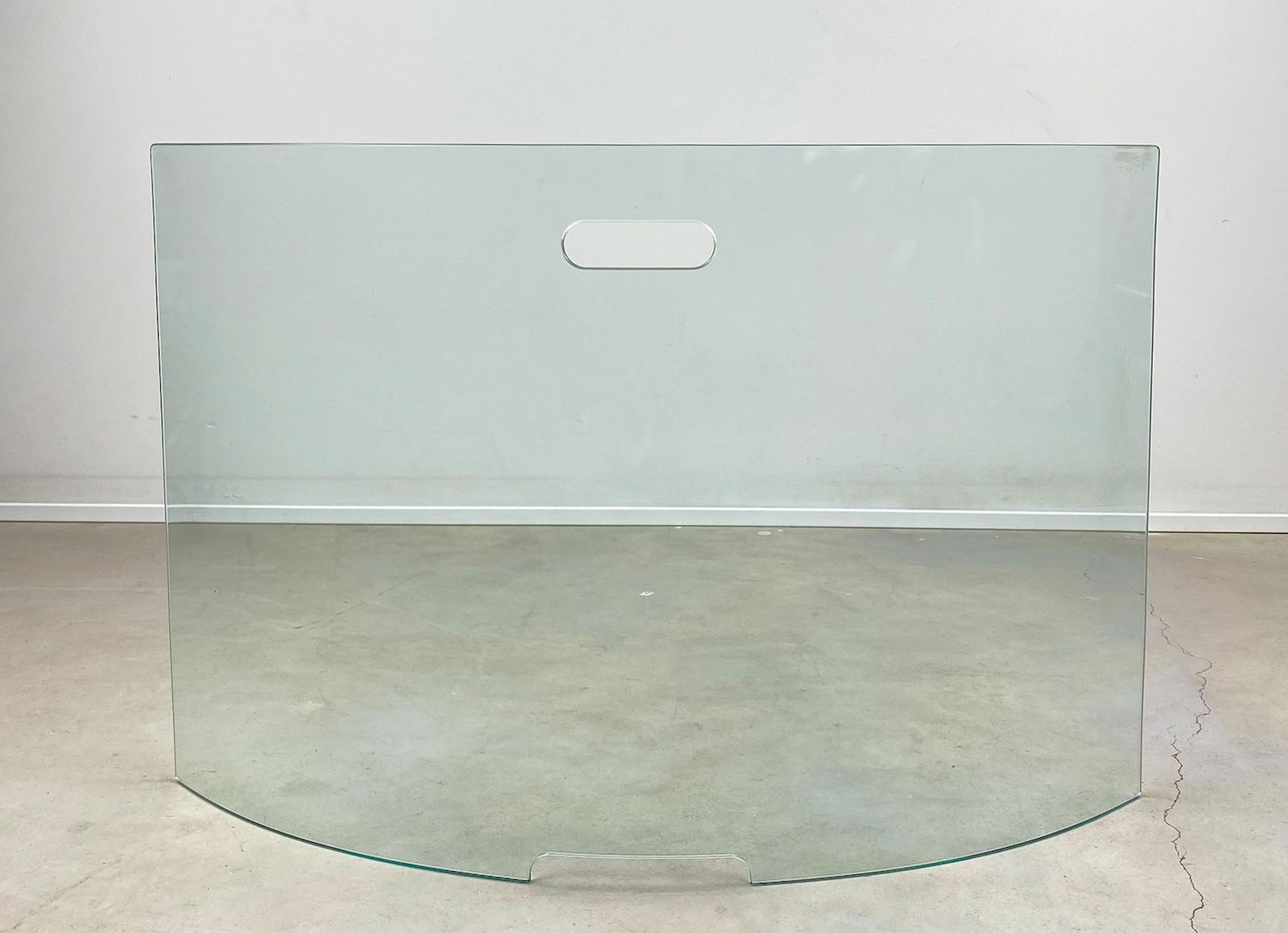 Contemporary Curved Glass Fire Screen (1 of 9)
