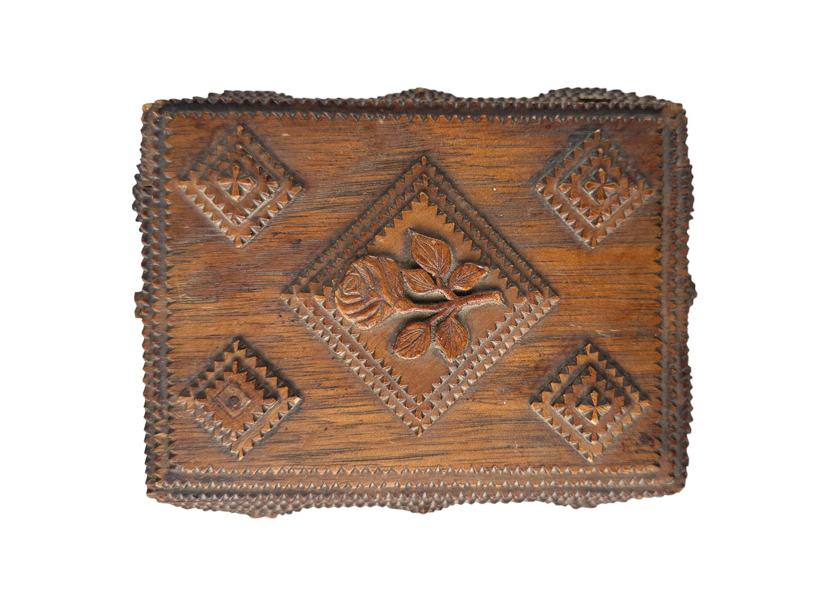 Antique Tramp Art Lidded Wood Hand-Carved Box: ANTIQUE TRAMP ART LIDDED WOOD HAND-CARVED BOX Dimensions Width: 8" Depth: 6 1/2" Height: 3 1/2"