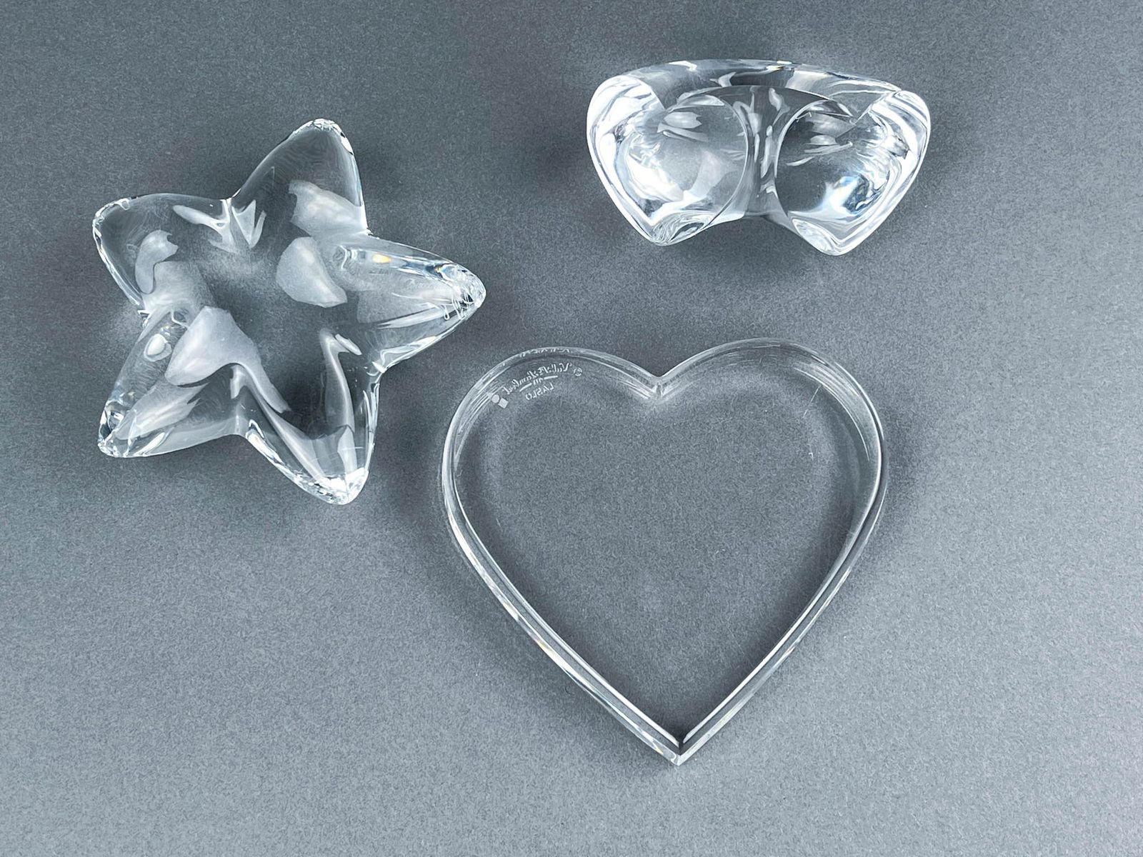 Vintage Steuben, Baccarat and Val Saint Lambert, Crystal Hearts and Star Paperweights (1 of 20)