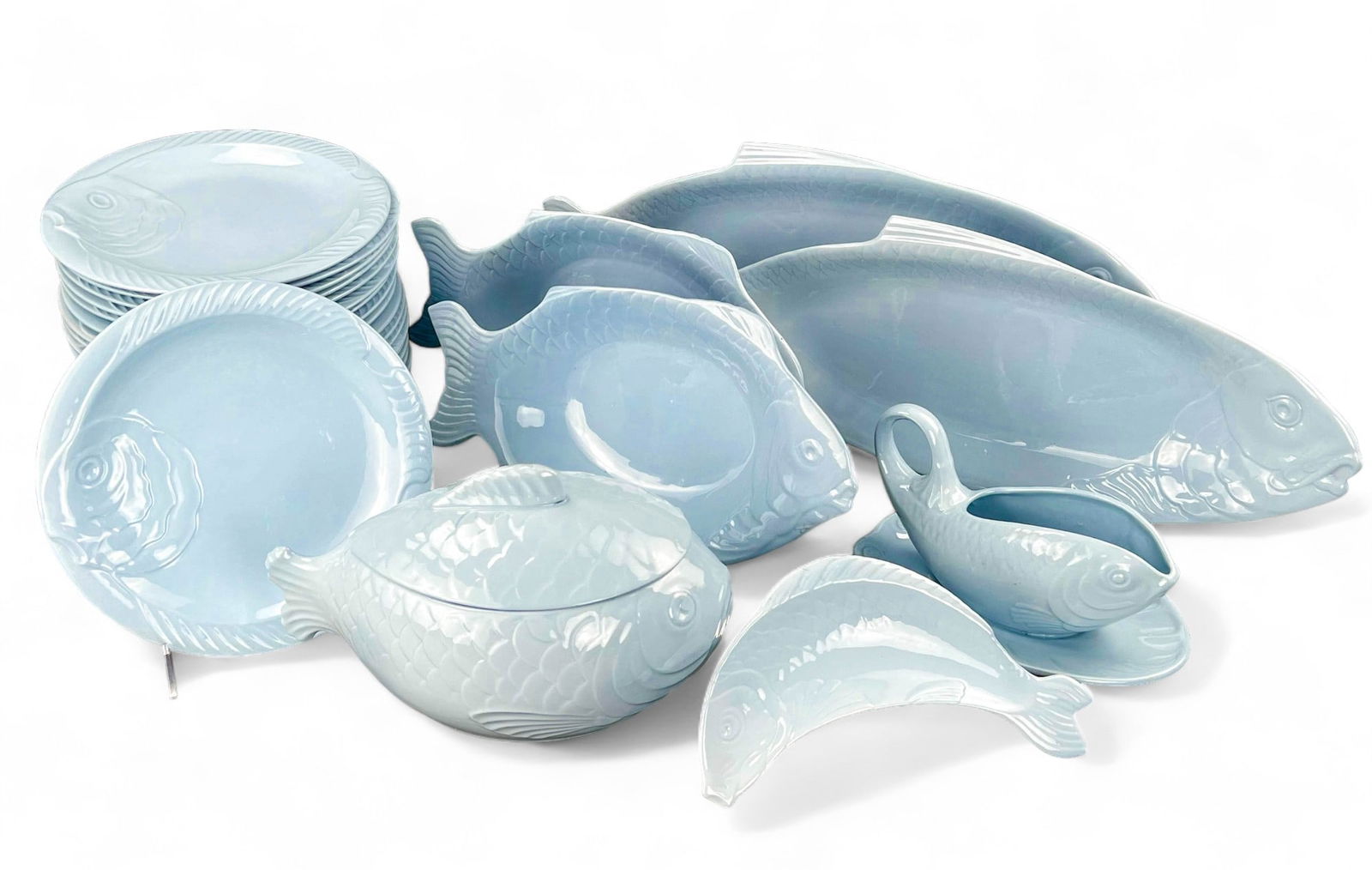 Boch La Louviere Fish Tableware Set in Umpire Blue (1 of 20)