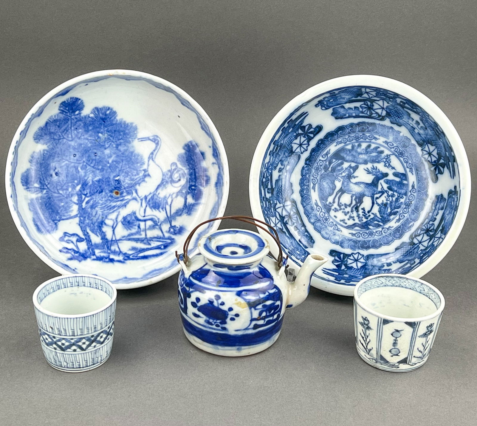 Antique Chinese and Japanese Export Blue and White Porcelain, 5 pcs (1 of 20)