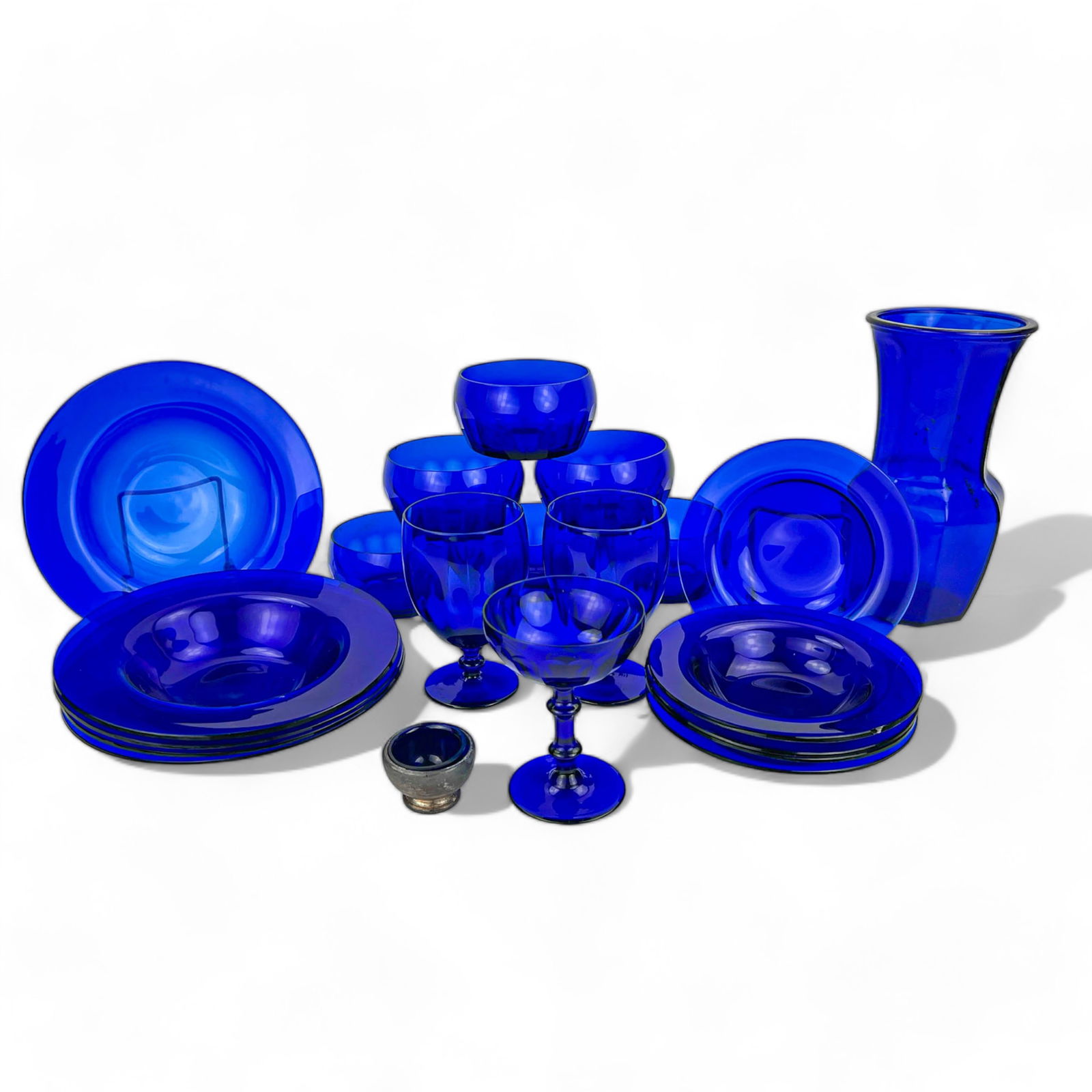 Antique and Vintage Cobalt Glassware: 20 pieces of antique and vintage cobalt glassware Measures Please see Photos for condition to vaious pieces.