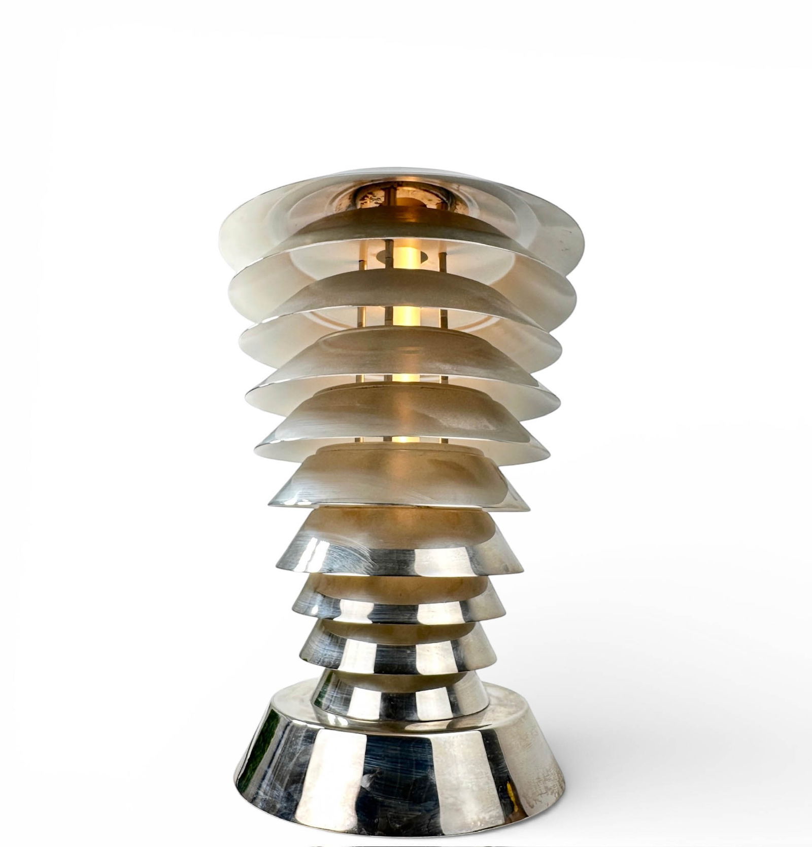 Mid Century Hans-Agne Jakobsson Metal Table Lamp: Measures 11" Diameter, 14" H Please refer to the following address for the pick-up location: 2 Quogue Plaza Trail, Quogue, NY 12041