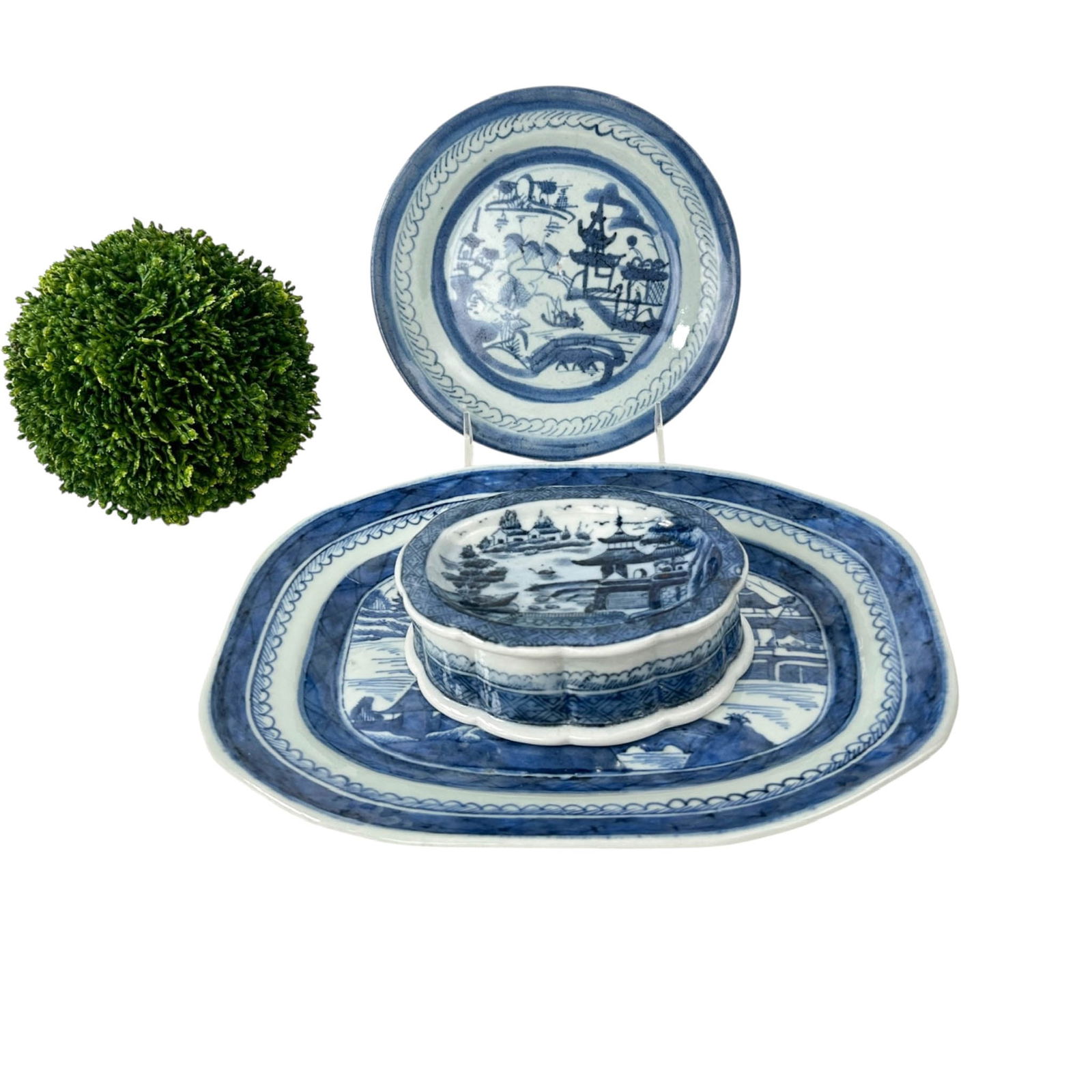 Chinese Export Blue and White Canton Porcelain, 3 pcs (1 of 9)