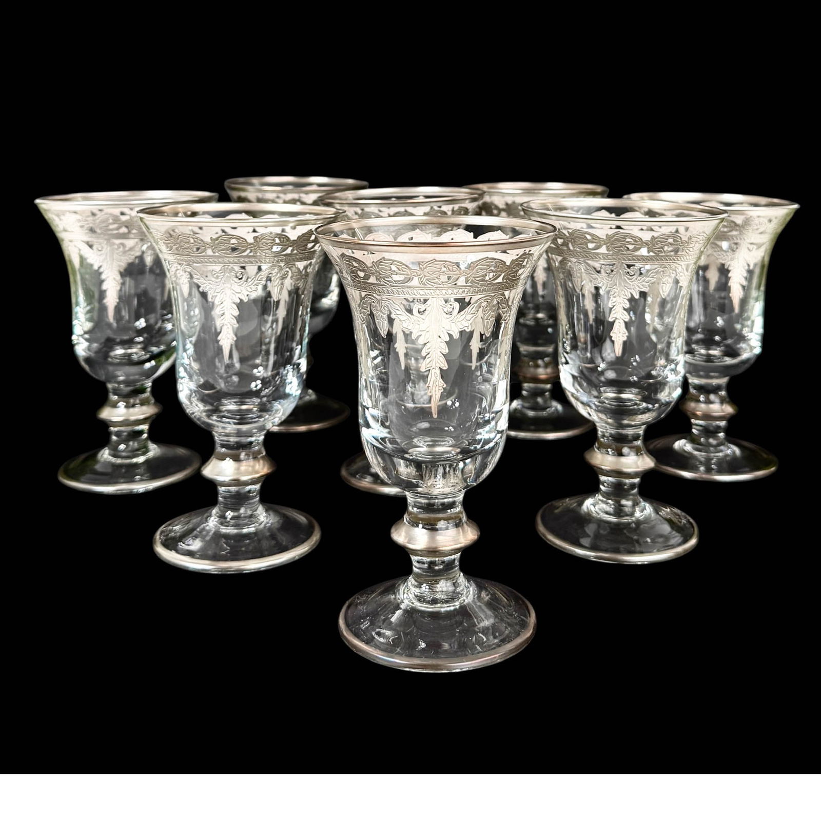 Arte Italica Vetro Silver Goblet, 8 pcs: Vintage, Arte Italica Vetro clear glass and silver encrusted water or wine goblet.