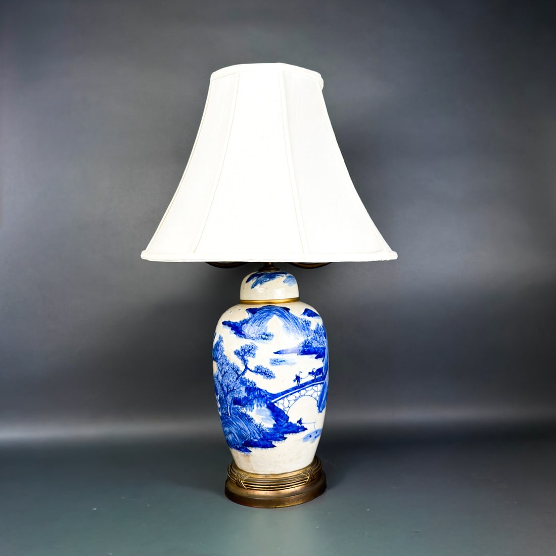 CHINESE TEMPLE JAR TABLE LAMP (1 of 8)