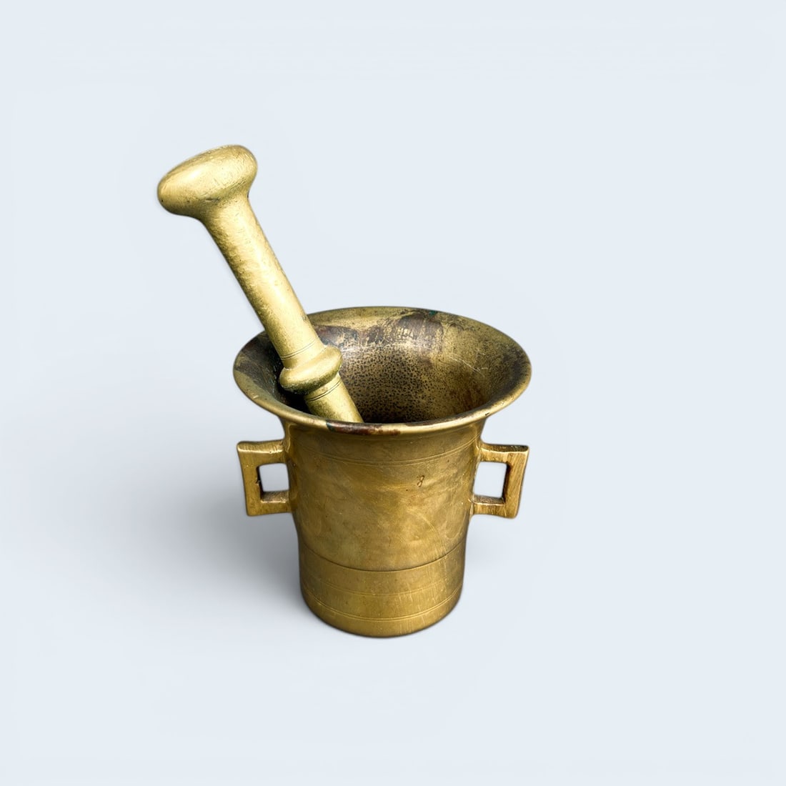 ANTIQUE BRASS MORTAR AND PESTLE: Mortar measure 5 1/2" h