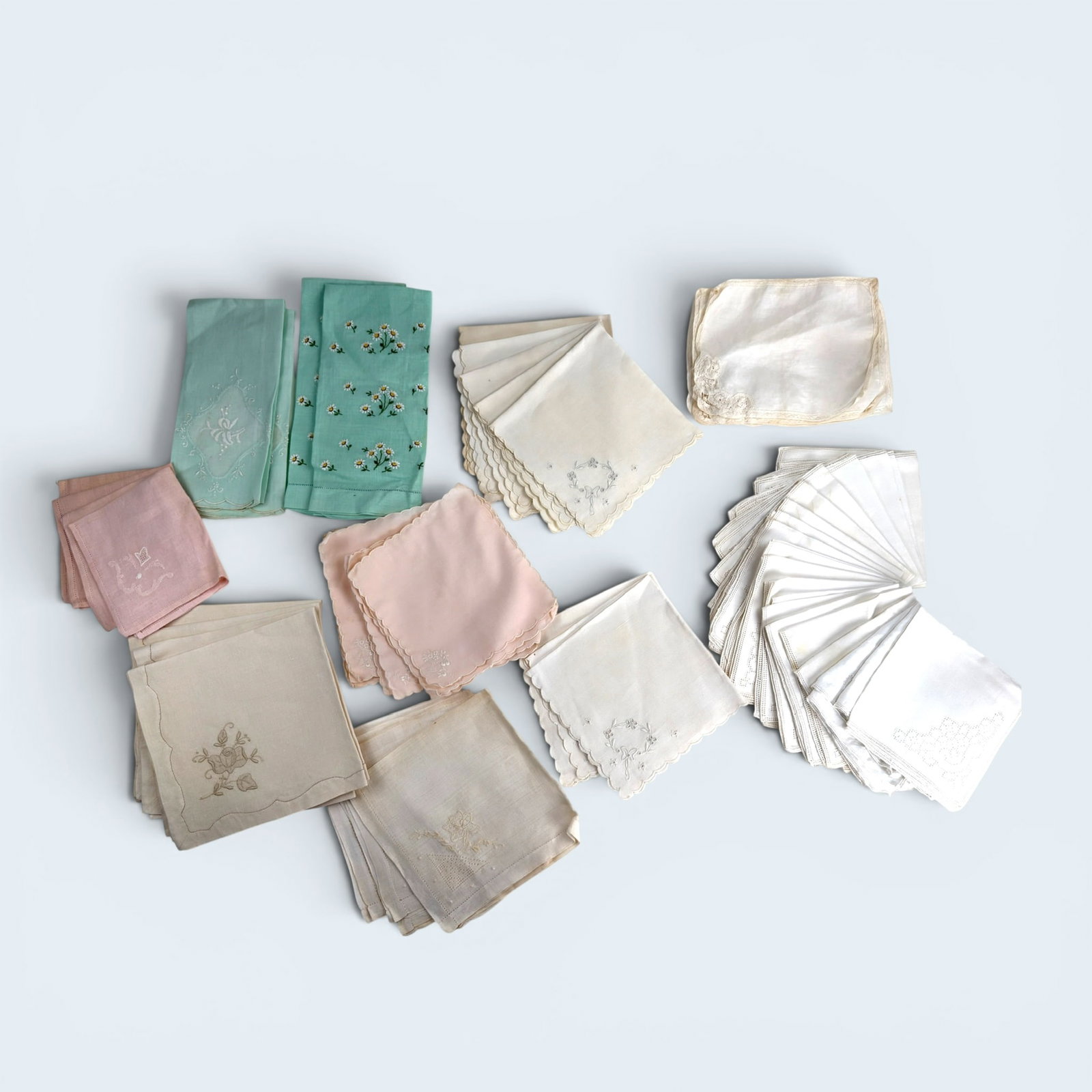 VINTAGE EMBROIDERED LINEN TABLE DRESSINGS (1 of 7)