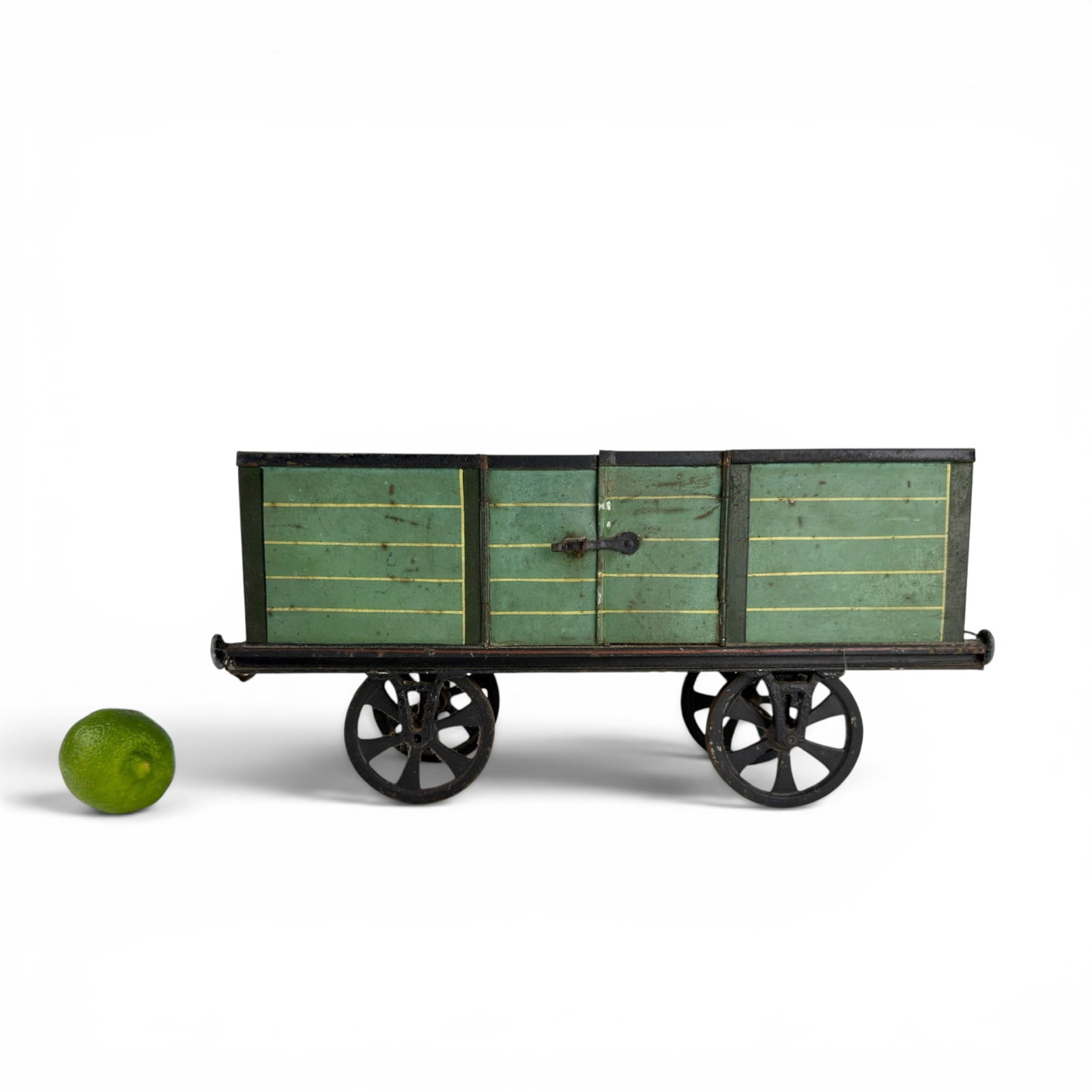 ANTIQUE PRESSED TIN TOY TRAIN CAR (1 of 12)