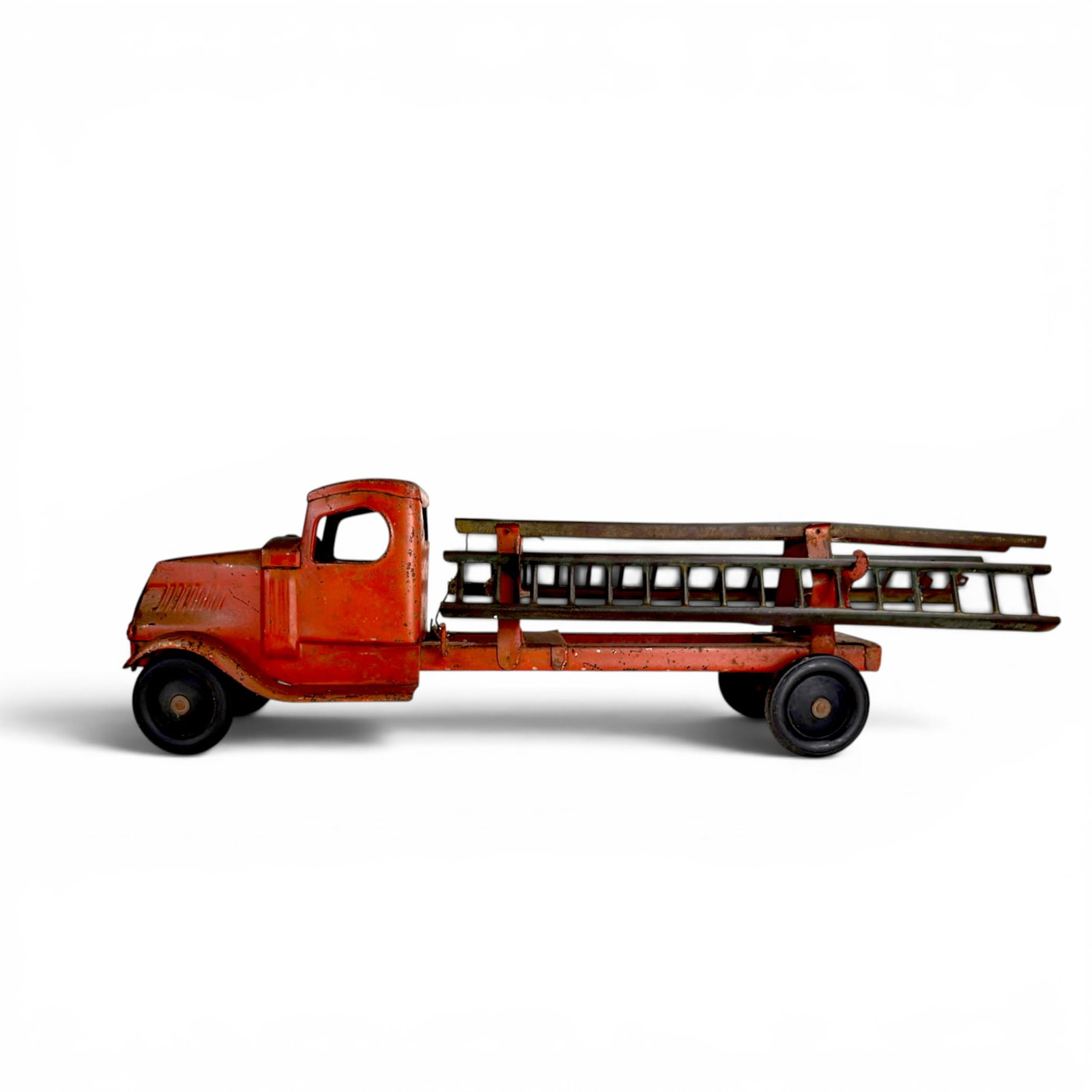 1920s-30s TURNER TOYS PRESSED STEEL FIRE LADDER TRUCK (1 of 12)