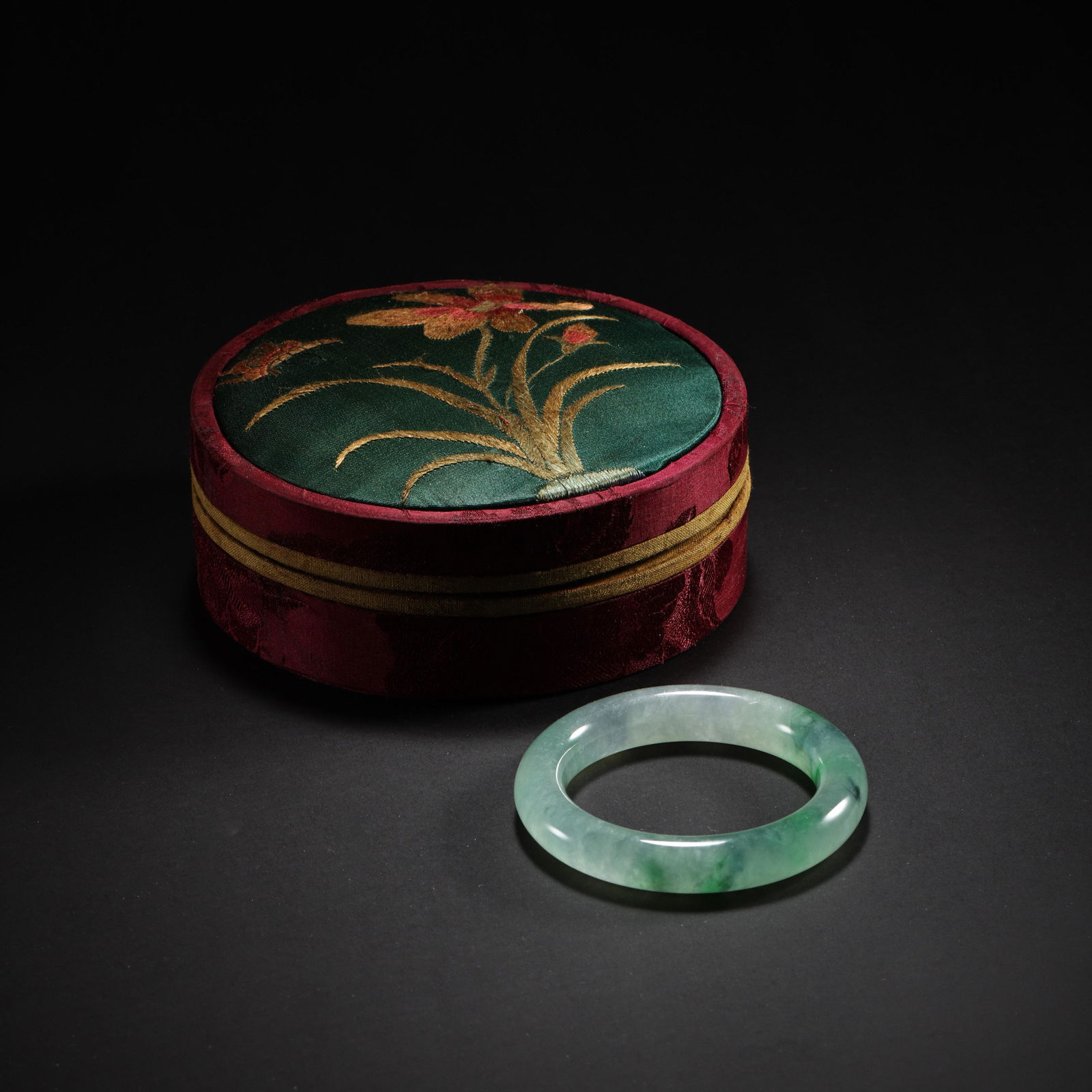 QING DYNASTY, CHINESE JADE BRACELET (1 of 6)