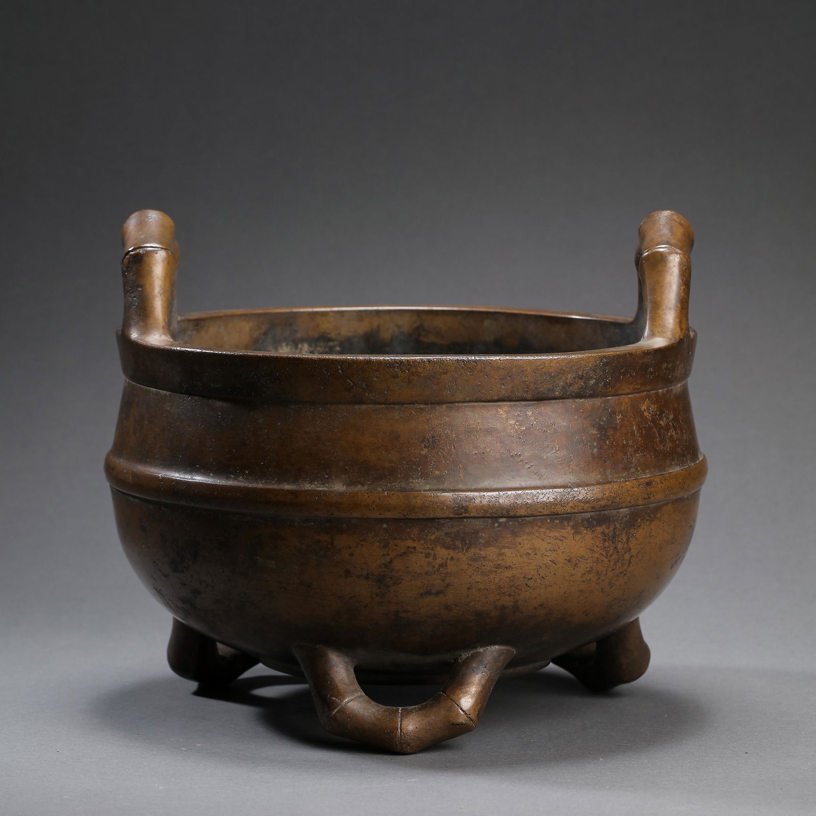 CHINESE MING DYNASTY BRONZE TWO-EAR FURNACE (1 of 12)