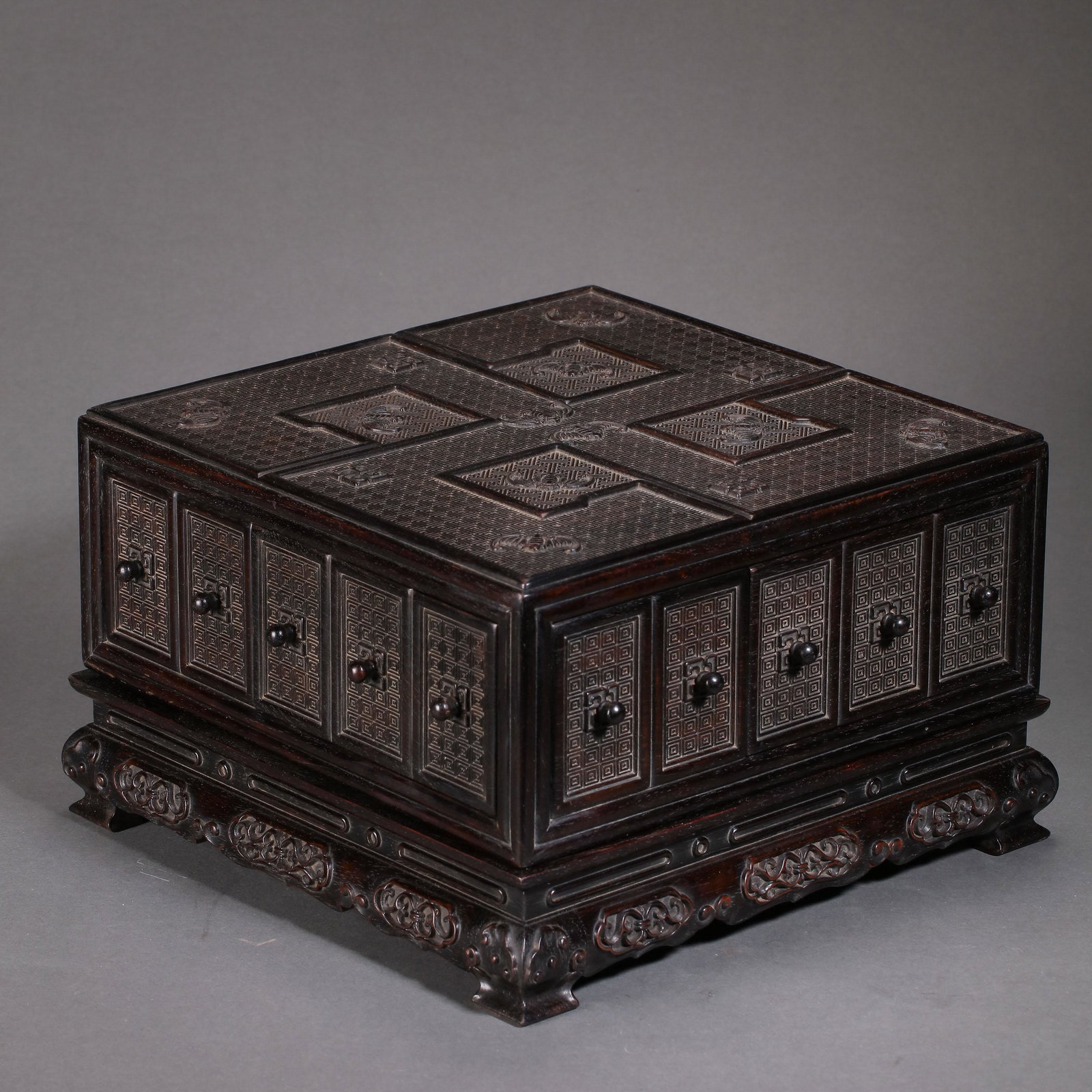 CHINESE QING DYNASTY RED SANDALWOOD TREASURE BOX: CHINESE QING DYNASTY RED SANDALWOOD TREASURE BOX; H. 18 cm. W 28 cm.