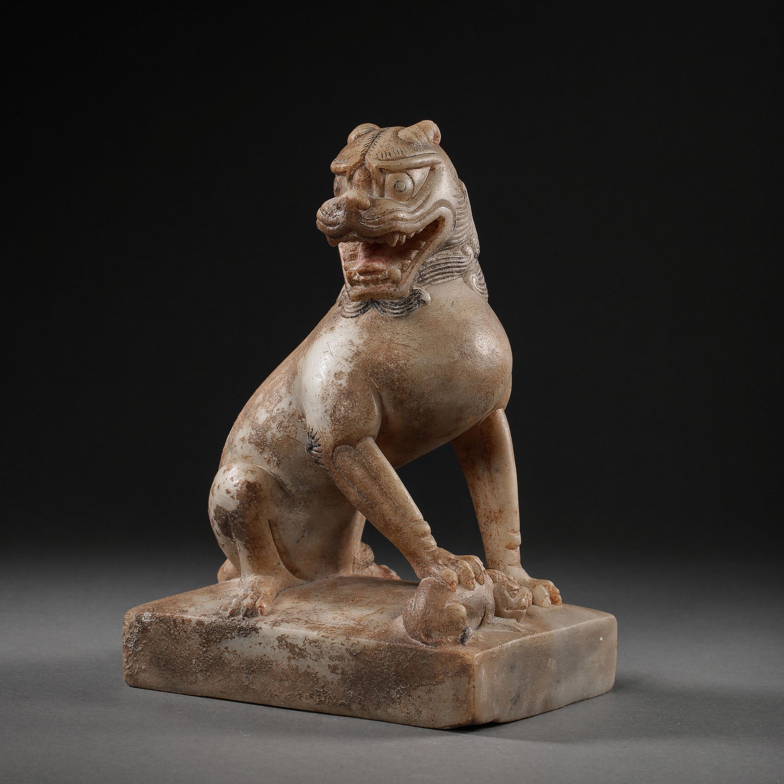 STONE LION SEATED STATUE FROM THE TANG DYNASTY, CHINA (1 of 10)