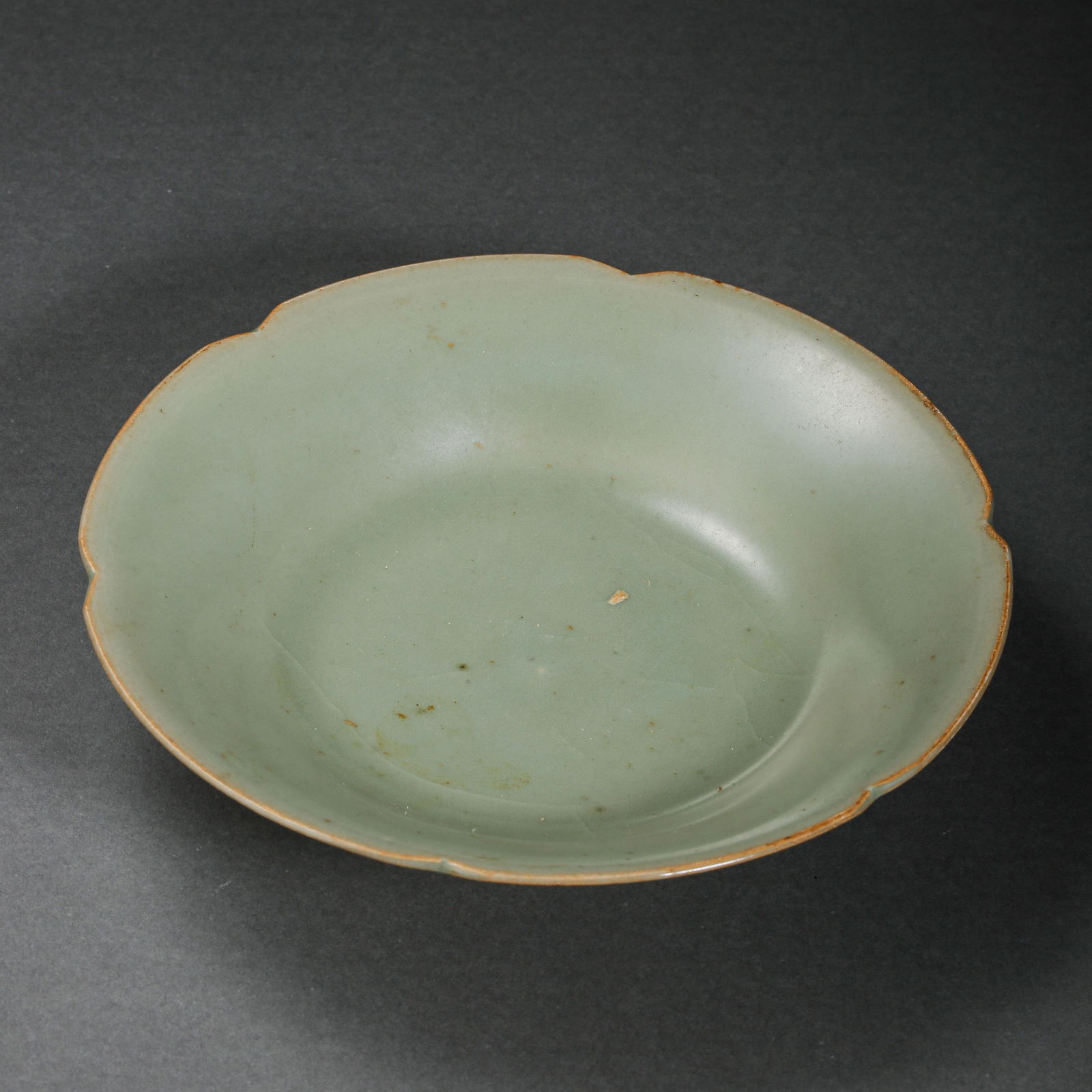 CHINESE SOUTHERN SONG DYNASTY LONGQUAN WARE BLUE GLAZED FLOWER MOUTH PLATE (1 of 8)