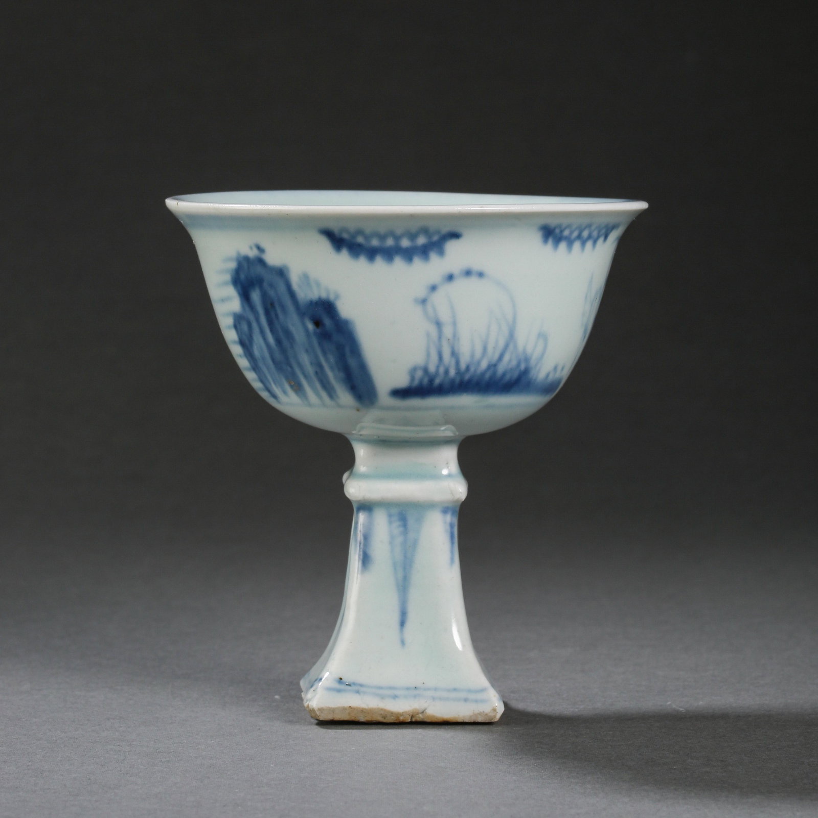 CHINESE MING DYNASTY BLUE AND WHITE GOBLET (1 of 9)