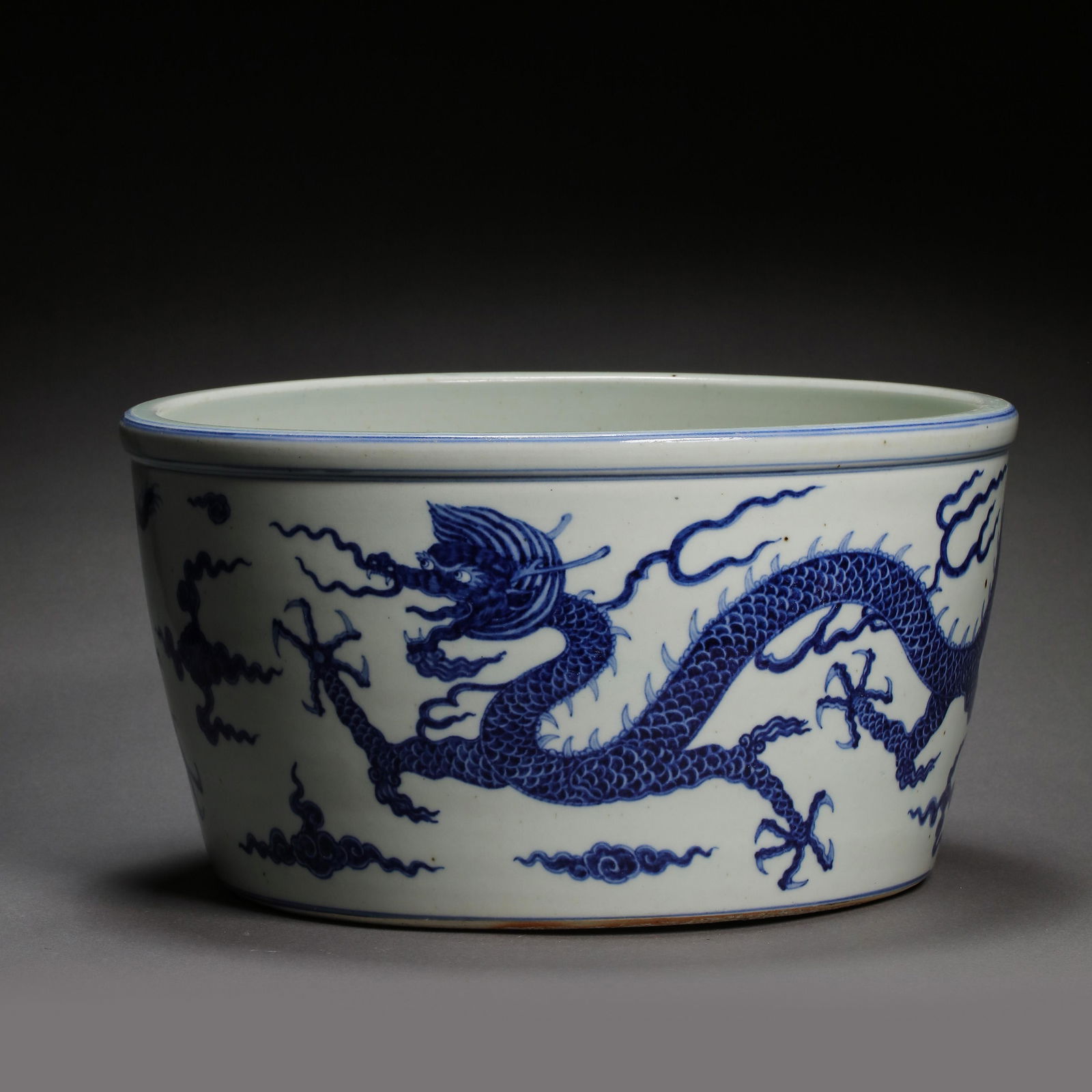 CHINESE MING DYNASTY BLUE AND WHITE DRAGON PATTERN BOWL (1 of 12)