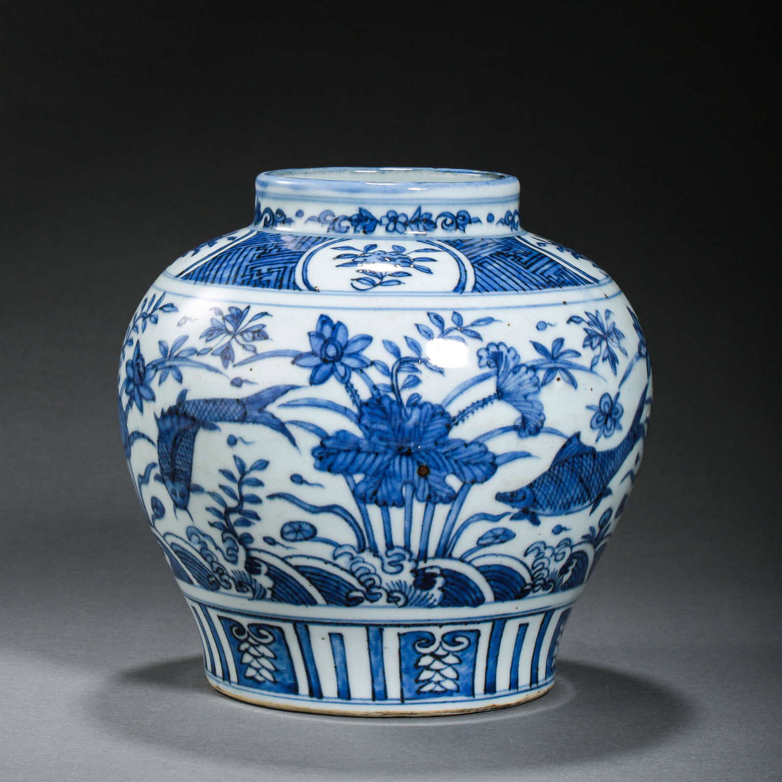 CHINESE QING DYNASTY BLUE AND WHITE POT (1 of 9)