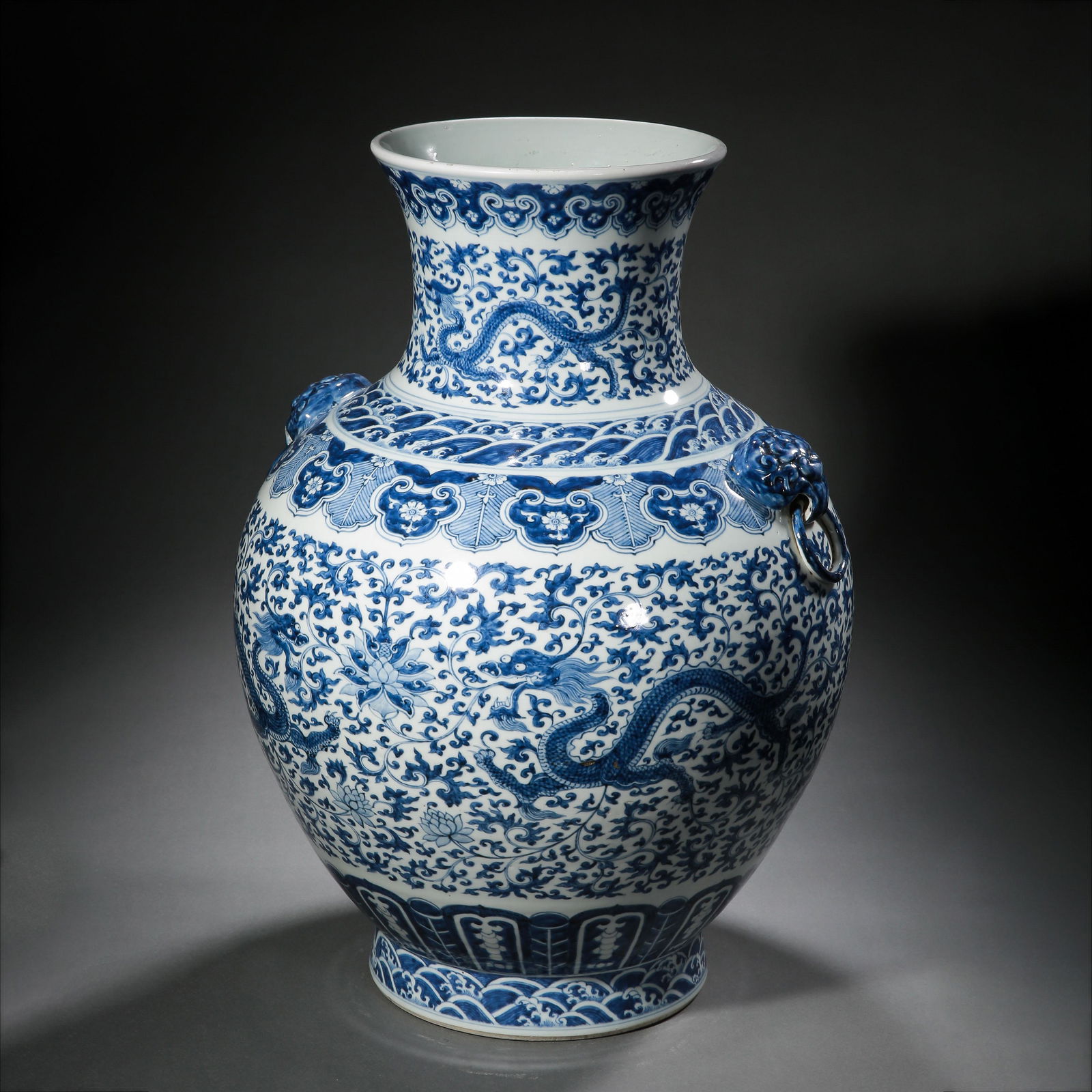 CHINESE QING DYNASTY BLUE AND WHITE DRAGON PATTERN LARGE VASE (1 of 10)