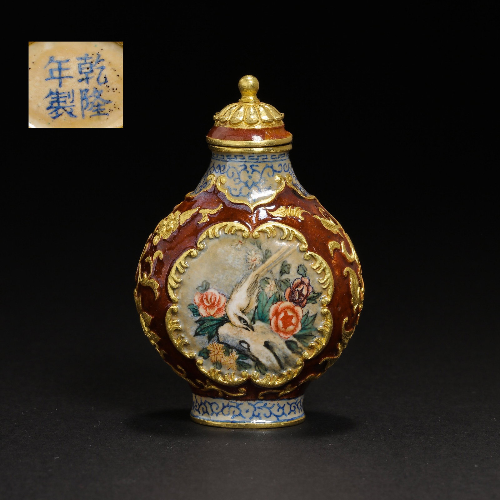 CHINA'S QING DYNASTY, QIANLONG PERIOD, GOLDEN ENAMEL COLOR SNUFF BOTTLE (1 of 8)