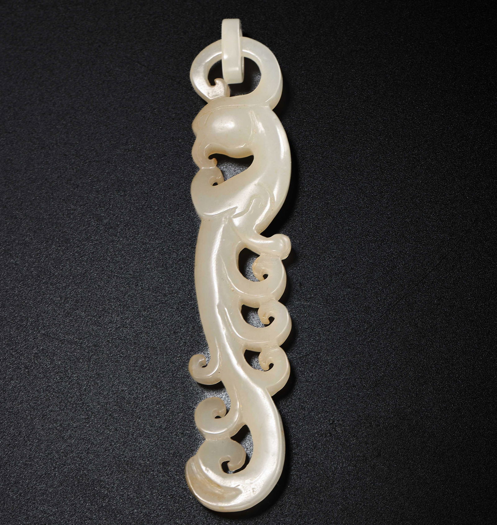 CHINESE QING DYNASTY HETIAN JADE ORNAMENTS: CHINESE QING DYNASTY HETIAN JADE ORNAMENTS H. 10.3 cm. W. 2 cm. Weight 23 gram.