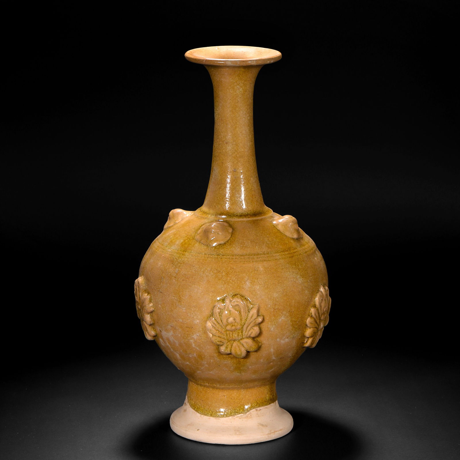 Plastic-painted flasks with floral patterns, Southern and Northern Dynasties, China: H. 34.5 cm.