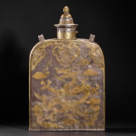 CHINESE LIAO DYNASTY SILVER GILT WEARING DOUBLE TIE FLAT POT