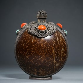 CHINESE QING DYNASTY SILVER BAG COCONUT SHELL EMBEDDED CORAL SNUFF BOTTLE