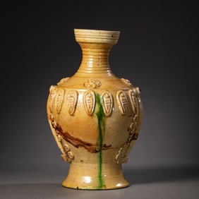 CHINESE SUI DYNASTY XIANGZHOU WARE THREE-COLOR PLASTERED PLASTIC BOTTLE