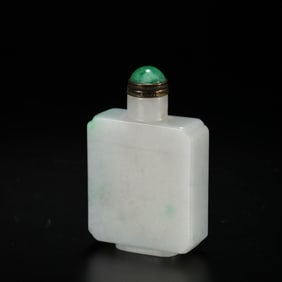 JADE SNUFF BOTTLE, QING DYNASTY CHINA