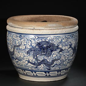 CHINESE YUAN DYNASTY BLUE AND WHITE DRAGON VASE