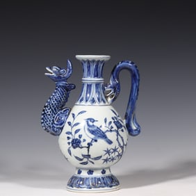CHINESE MING DYNASTY XUANDE PERIOD BLUE FLOWER AND BIRD PATTERN HANDLE POT