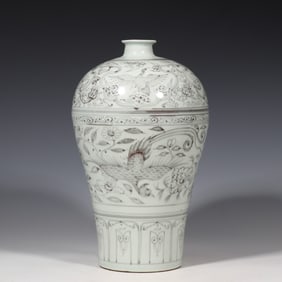 CHINESE YUAN DYNASTY UNDERGLAZE RED PLUM VASE